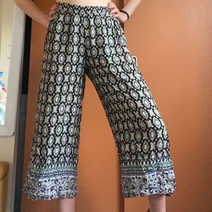 Flowy pattern pants